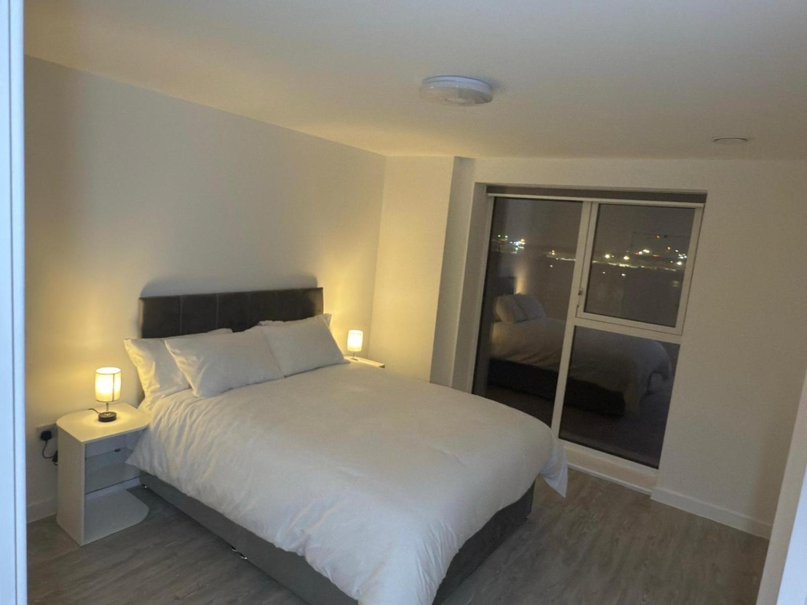 Serenity Waterfront 2 Bed Apartment Northfleet Exterior photo