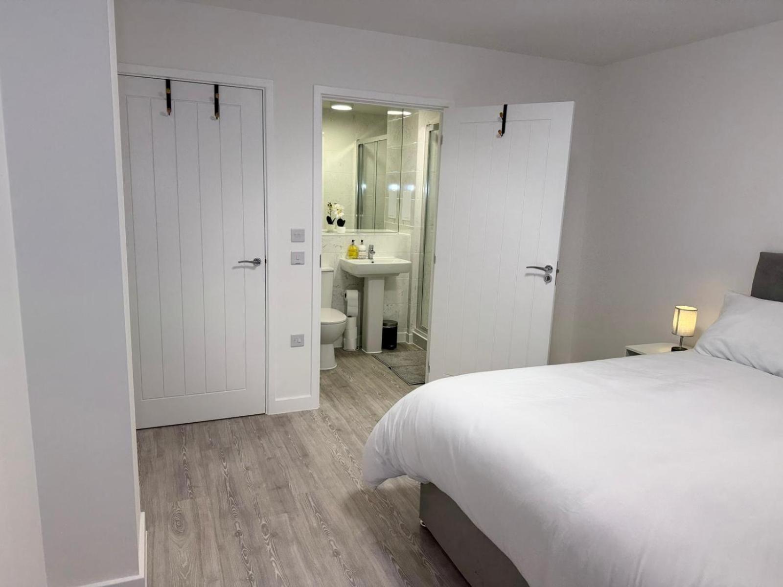 Serenity Waterfront 2 Bed Apartment Northfleet Exterior photo