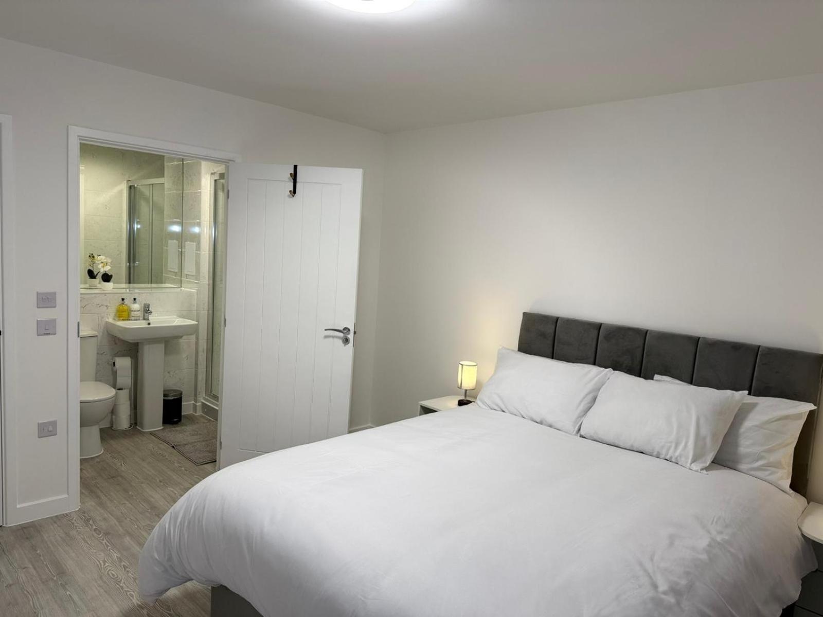 Serenity Waterfront 2 Bed Apartment Northfleet Exterior photo