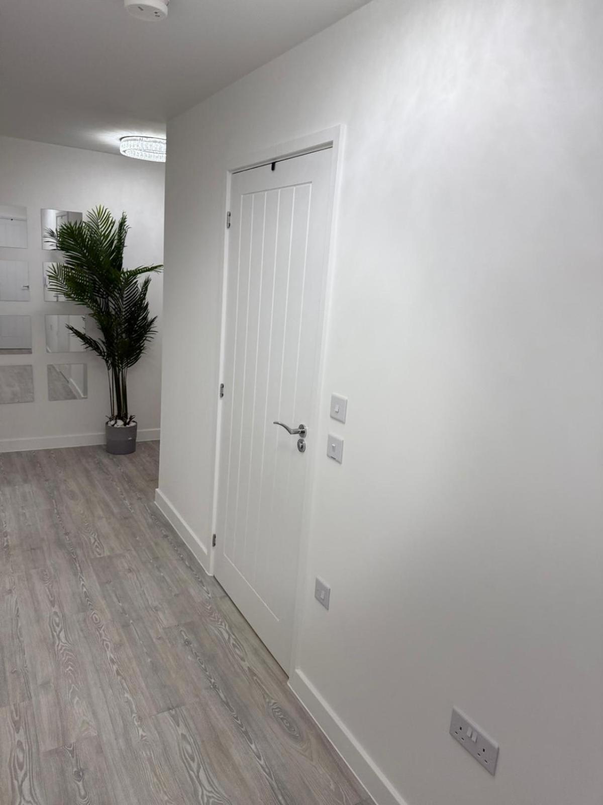 Serenity Waterfront 2 Bed Apartment Northfleet Exterior photo