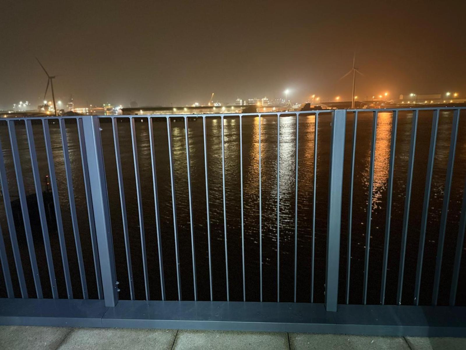 Serenity Waterfront 2 Bed Apartment Northfleet Exterior photo