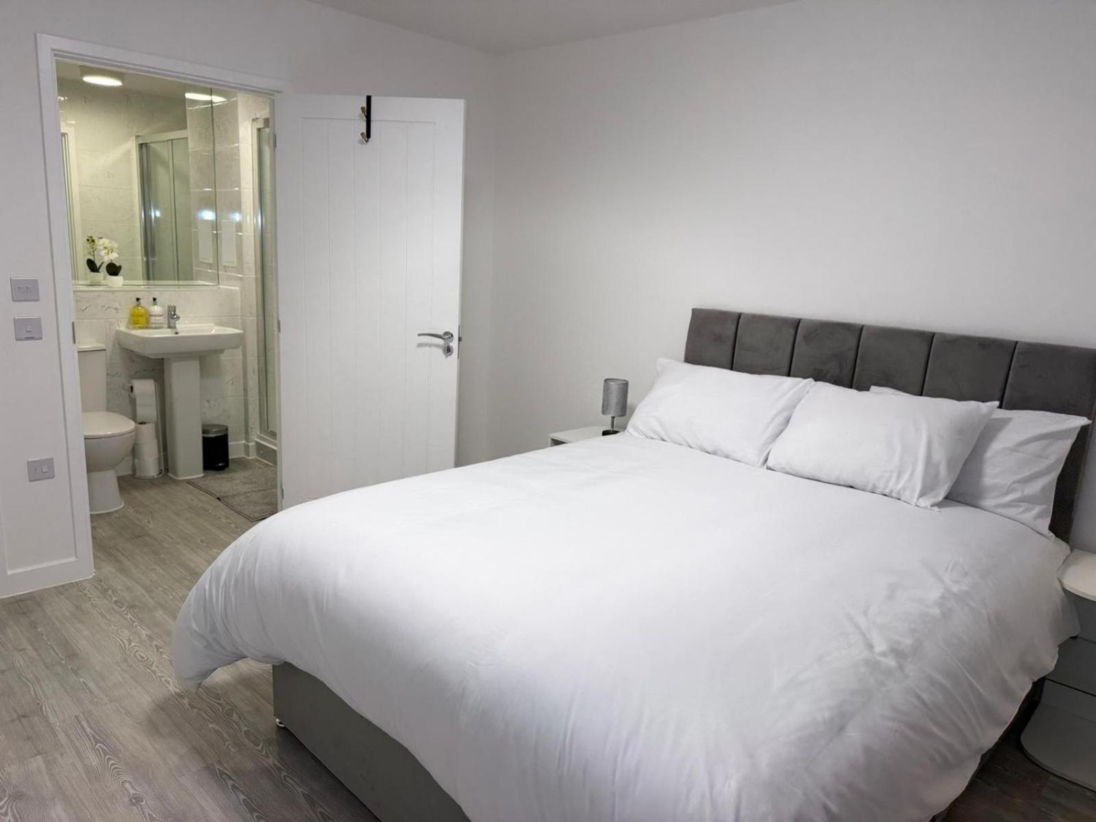 Serenity Waterfront 2 Bed Apartment Northfleet Exterior photo